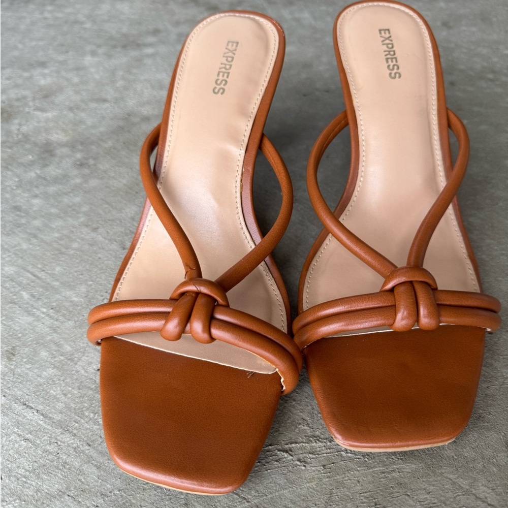 Express Womens Tan Knot-Front Slide Sandals